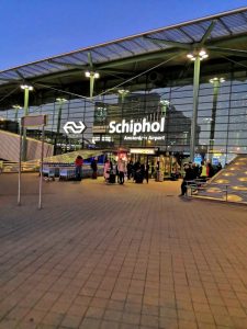 Mehr über den Artikel erfahren Von Amsterdam in die weite Welt