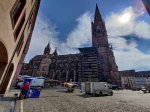 Mehr über den Artikel erfahren Ein sonniger Tag in Freiburg