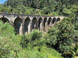 Mehr über den Artikel erfahren Nine Arches Bridge und Badespaß